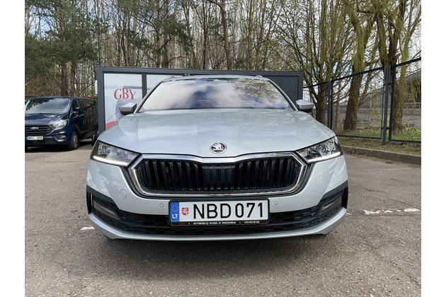 Škoda Octavia Combi automobilių nuoma