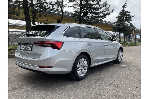 Škoda Octavia Combi automobilių nuoma