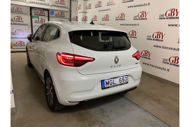 Renault Clio automobilių nuoma