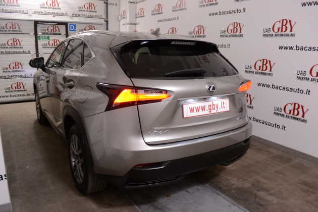 Lexus NX300h  automobilių nuoma