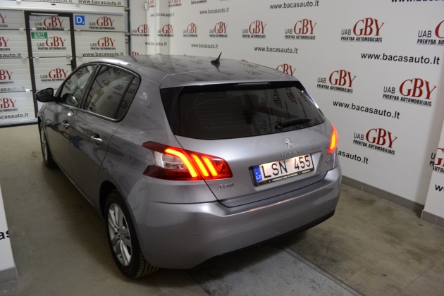 Peugeot 308 automobilių nuoma