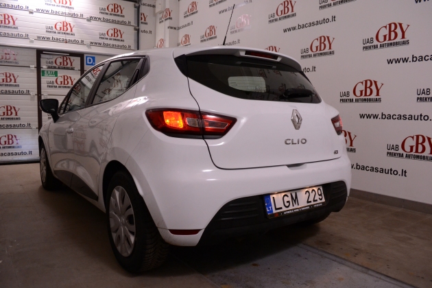 Renault Clio automobilių nuoma