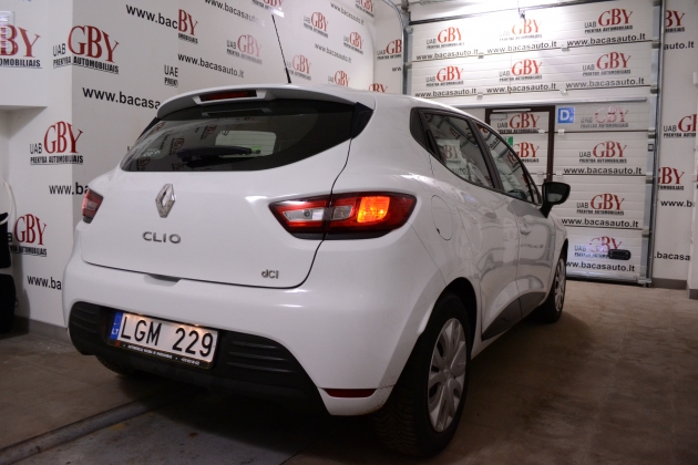 Renault Clio automobilių nuoma