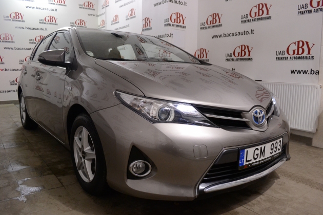 Toyota Auris automobilių nuoma