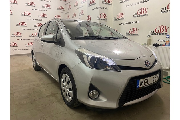 Toyota Yaris automobilių nuoma