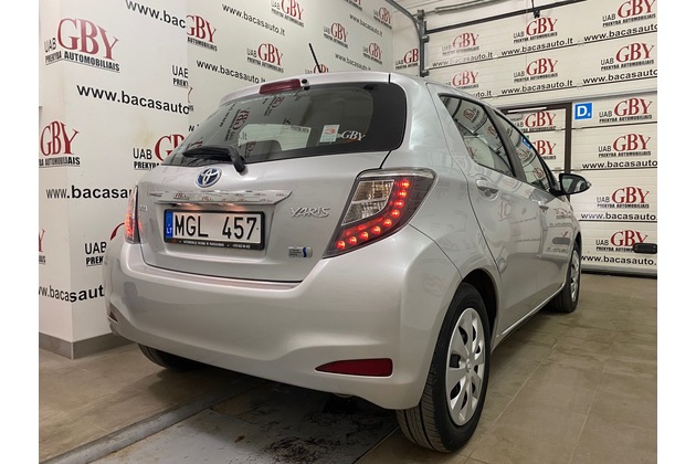 Toyota Yaris automobilių nuoma