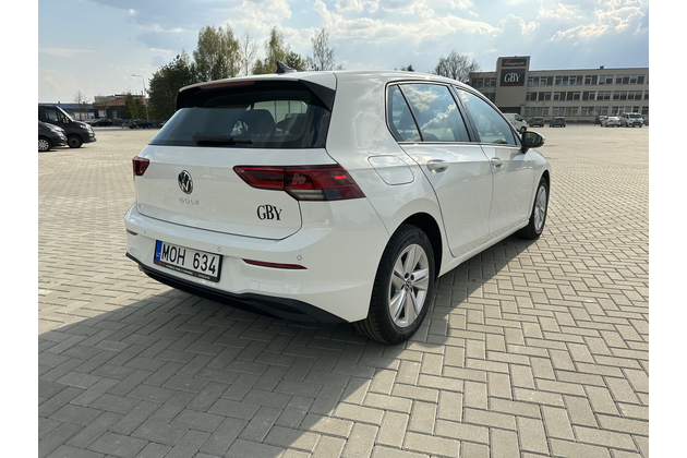 VW Golf automobilių nuoma