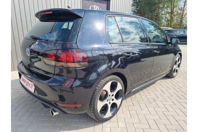 VW Golf GTI automobilių nuoma