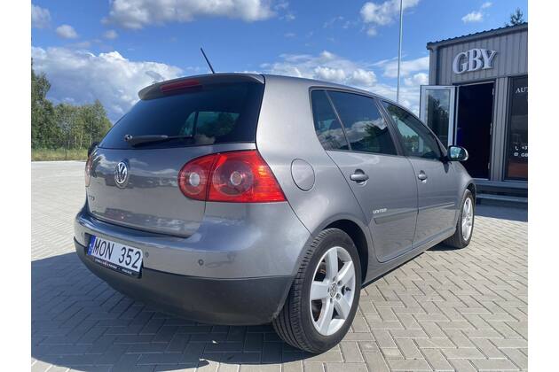 VW Golf V automobilių nuoma